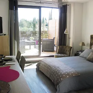 Appart hôtel à Deux Pas D'aix, Aix-en-Provence